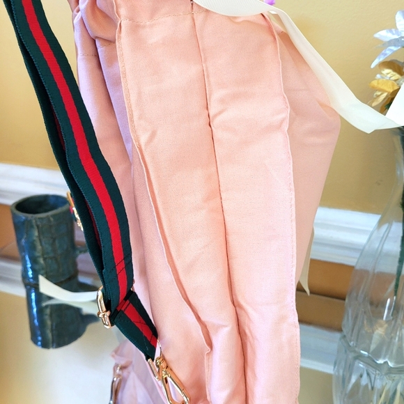 Gucci drawstring bag in to Sling bag converted in to back pack with … - Picture 5 of 13